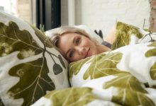 Wie kann Leinenbettwäsche zu einem besseren Schlaf beitragen?